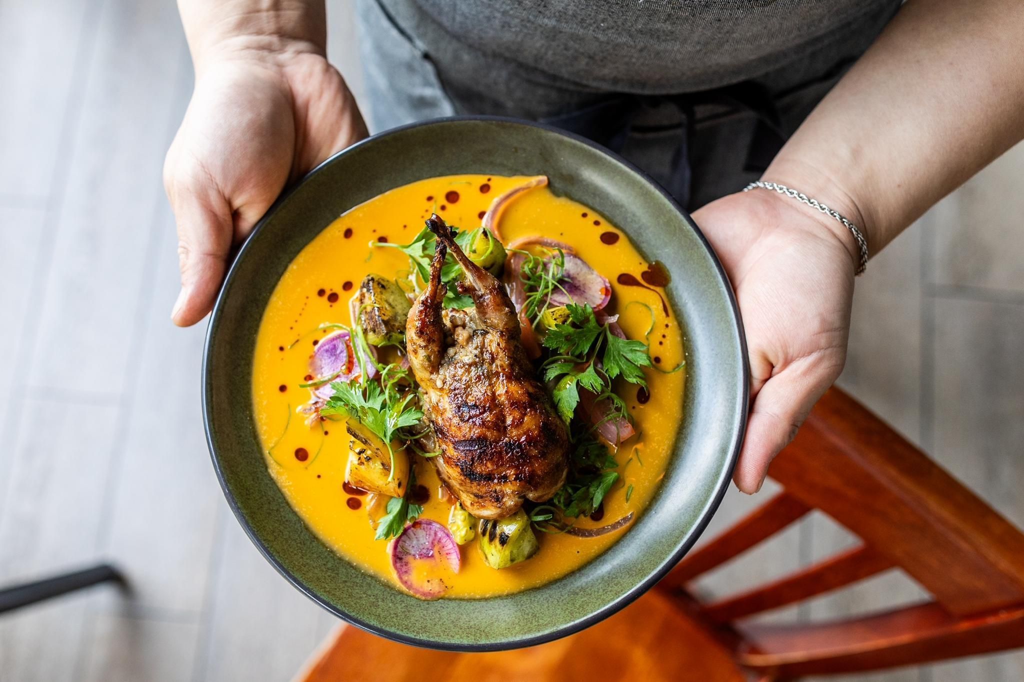 Prato do restaurante Odd Duck, em Austin