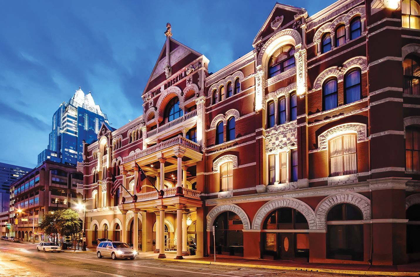 Fachada do The Driskill, hotel em funcionamento desde 1886 em Austin • Divulgação/Visit Austin