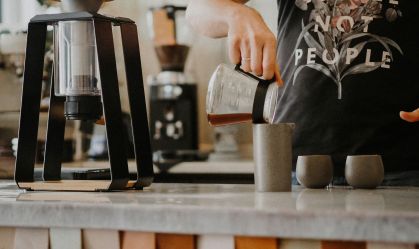 Por que o sabor do café especial muda após esfriar? Entenda fenômeno