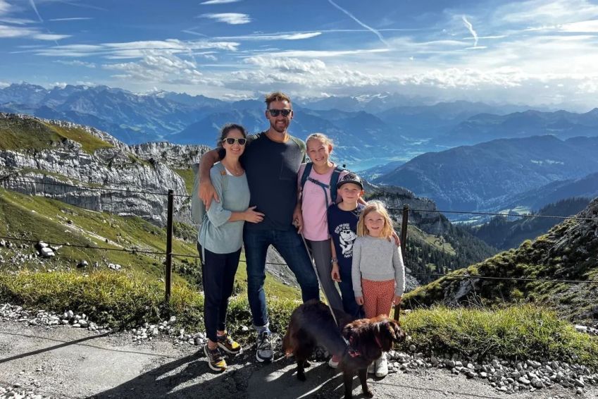 Erik e Erin dizem que seus filhos estão muito mais independentes agora, e a filha mais nova vai sozinha para a escola todos os dias. • Arquivo pessoal/Erik Eagleman