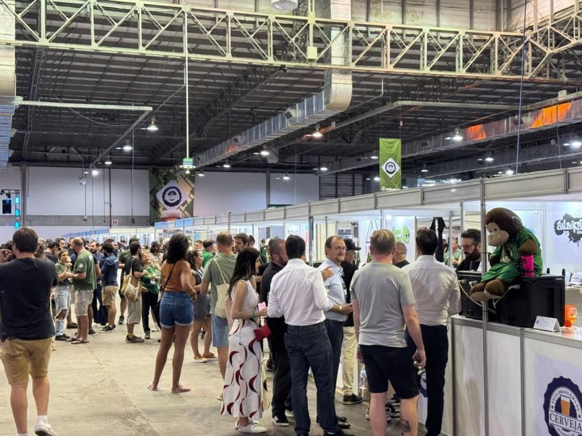 Festival reúne mais de mil cervejas de 200 cervejarias em degustação livre • Saulo Tafarelo
