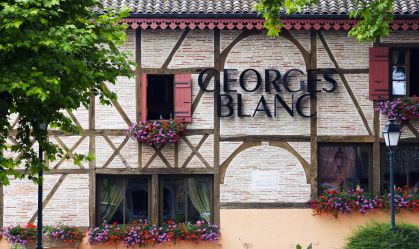 Restaurante francês com estrelas Michelin há mais tempo perde uma delas
