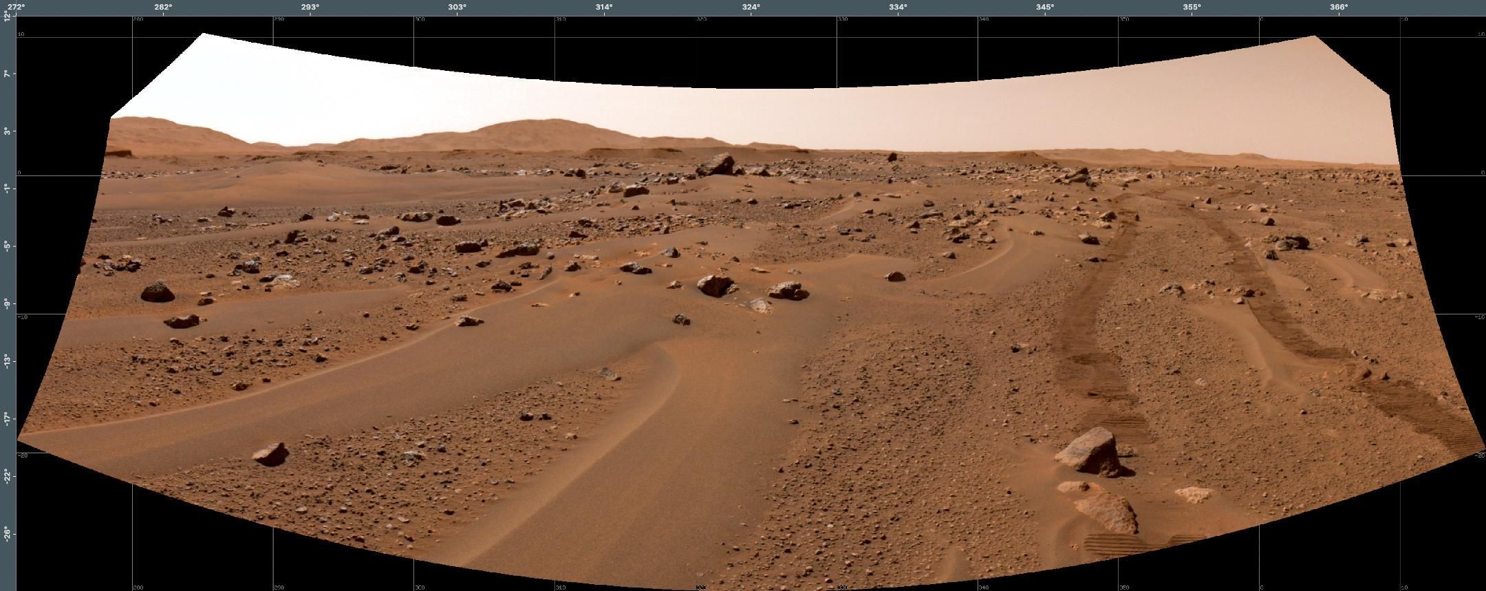 Esta foto de uma vista marciana na Cratera Jezero, composta por imagens menores individuais, foi tirada pelo rover Perseverance da NASA em 2021 • NASA/JPL-Caltech