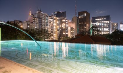 Bar no rooftop do hotel Rosewood passa a abrir também para não-hóspedes