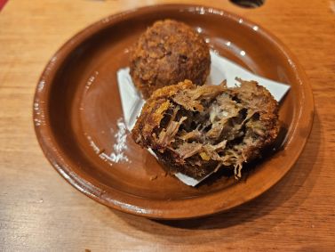 Bolinho beijo grego do Bar da Frente