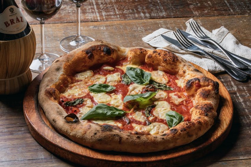 Pizza Margherita vegetariana da Bráz • Bruno Geraldi
