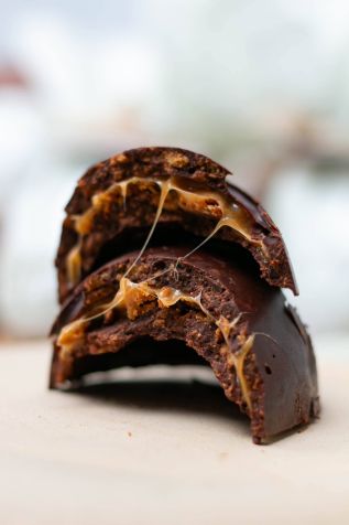 Casca de cookie ginger com chocolate 70% é uma das opções da Padoca do Bem • Divulgação