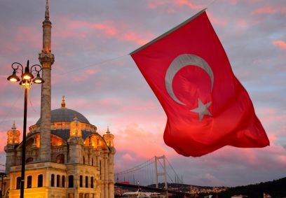 Descubra os 10 pontos turísticos essenciais de Istambul para aproveitar ao máximo sua primeira visita à cidade