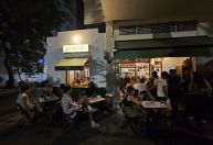 Chef Elia Schramm entra no mundo da botecagem com o bar Jurubeba
