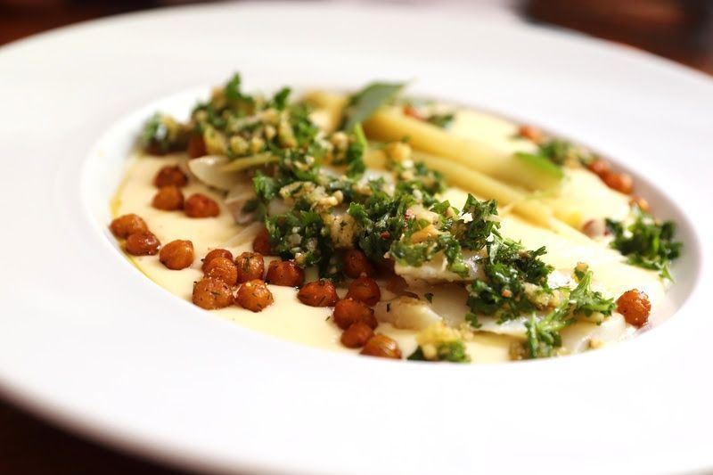 Bacalhau do chef Fábio Vieira será servido em duas unidade do Santo Grão durante a Páscoa • Renata Kerkmeester