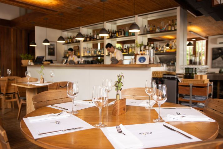 Restaurante Quintal das Letras fica dentro da Pousada Literária e exalta culinária local com ingredientes frescos •