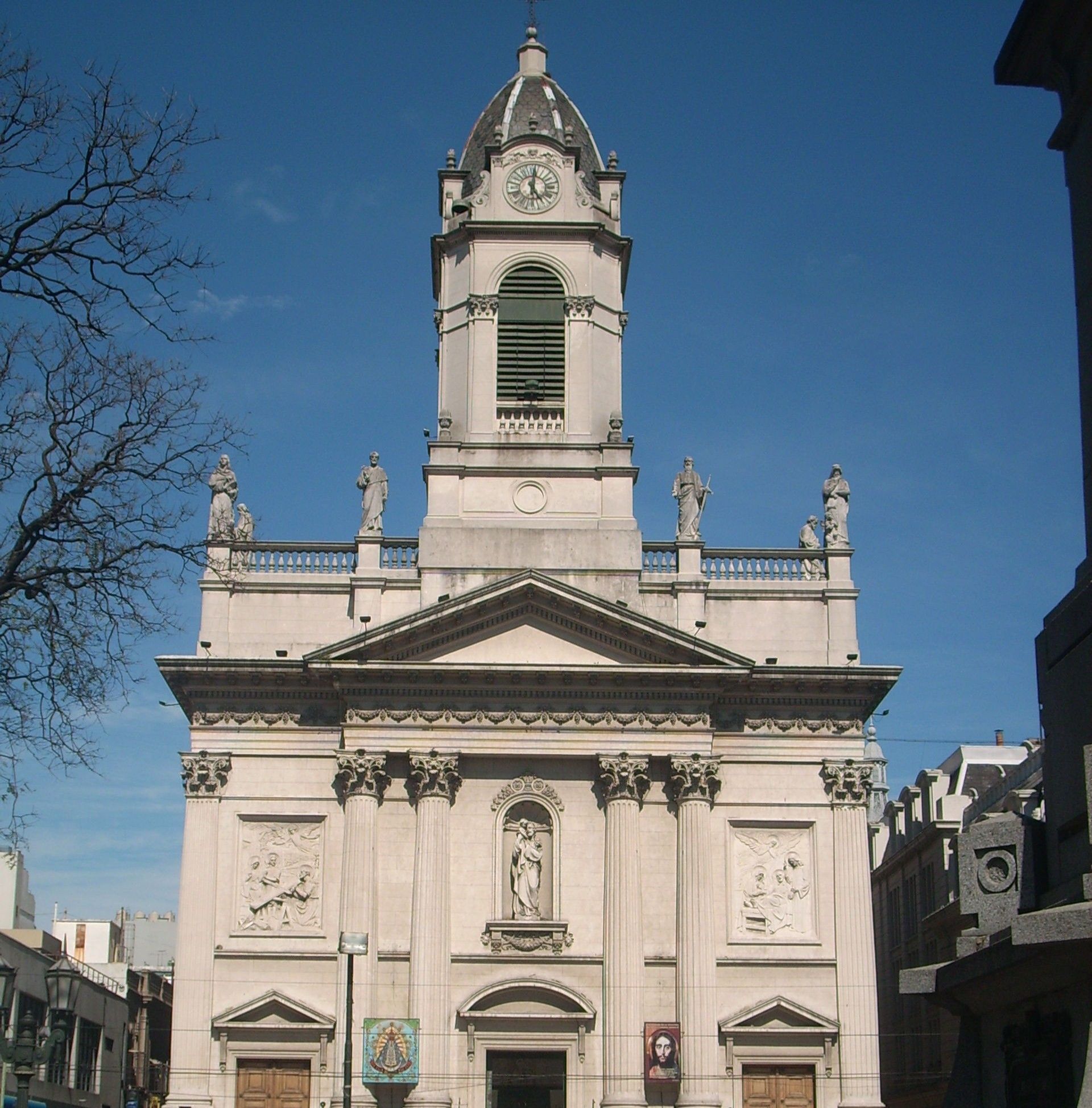 Basílica de San José de Flores foi local que revelou a vocação sacedortal do papa • Wikimedia Commons