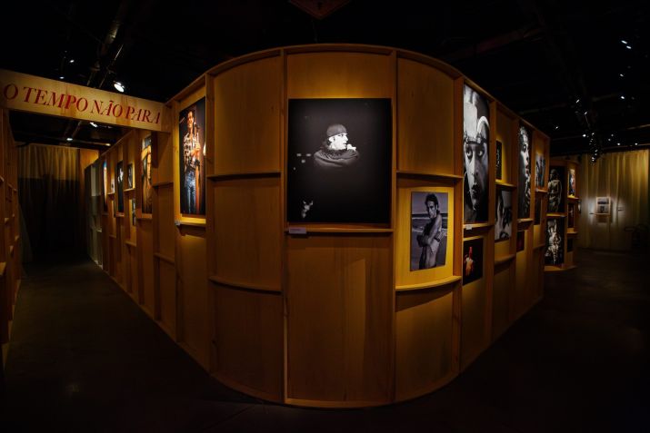 Exposição em homenagem aos 50 anos de carreira de Ney Matagrosso fica em cartaz até 21 de abril, no MIS • Lucas Mello / MIS
