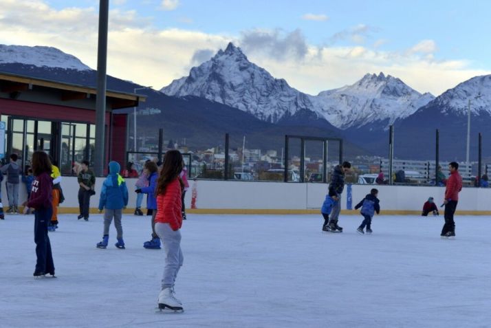 Pistas de patinação no gelo em Ushuaia • Divulgação/Secretaria de Turismo de Ushuaia
