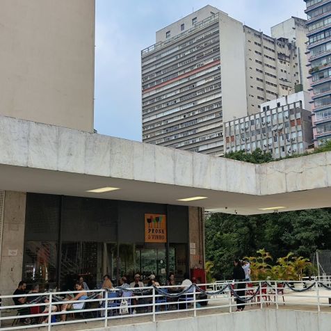 Prosa e Vinho fomenta feiras culturais e exposições de artistas • Instagram/Prosa e Vinho