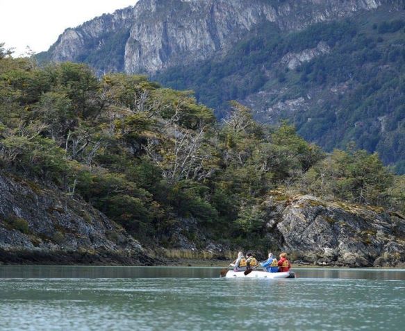 Passeio com trekking e canoa permite explorar Ushuaia por outra perspectiva • Divulgação/Canal Tierra del Fuego