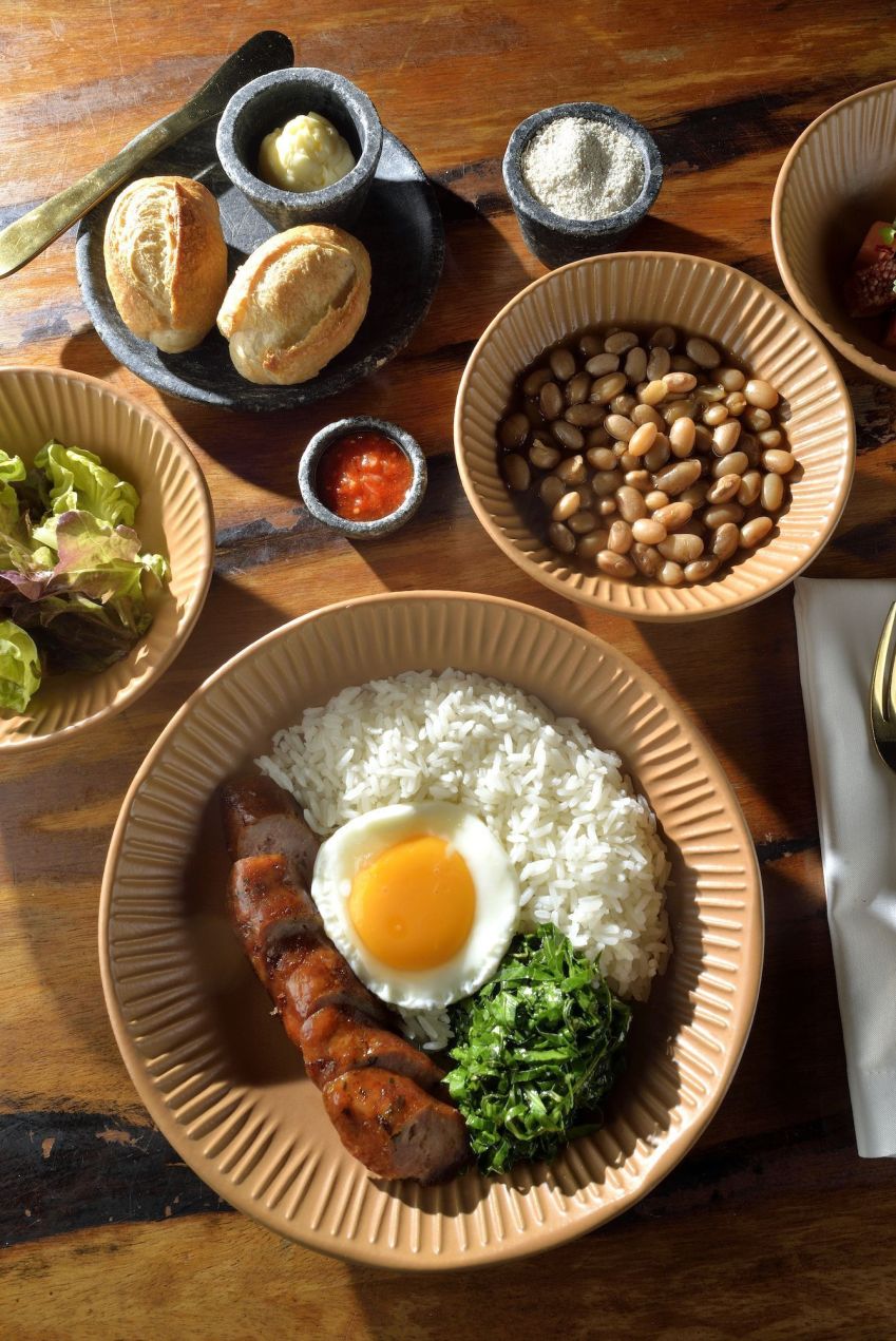 Novo menu executivo do Bar da Dona Onça, com Linguiça feita na casa • Mauro Holanda