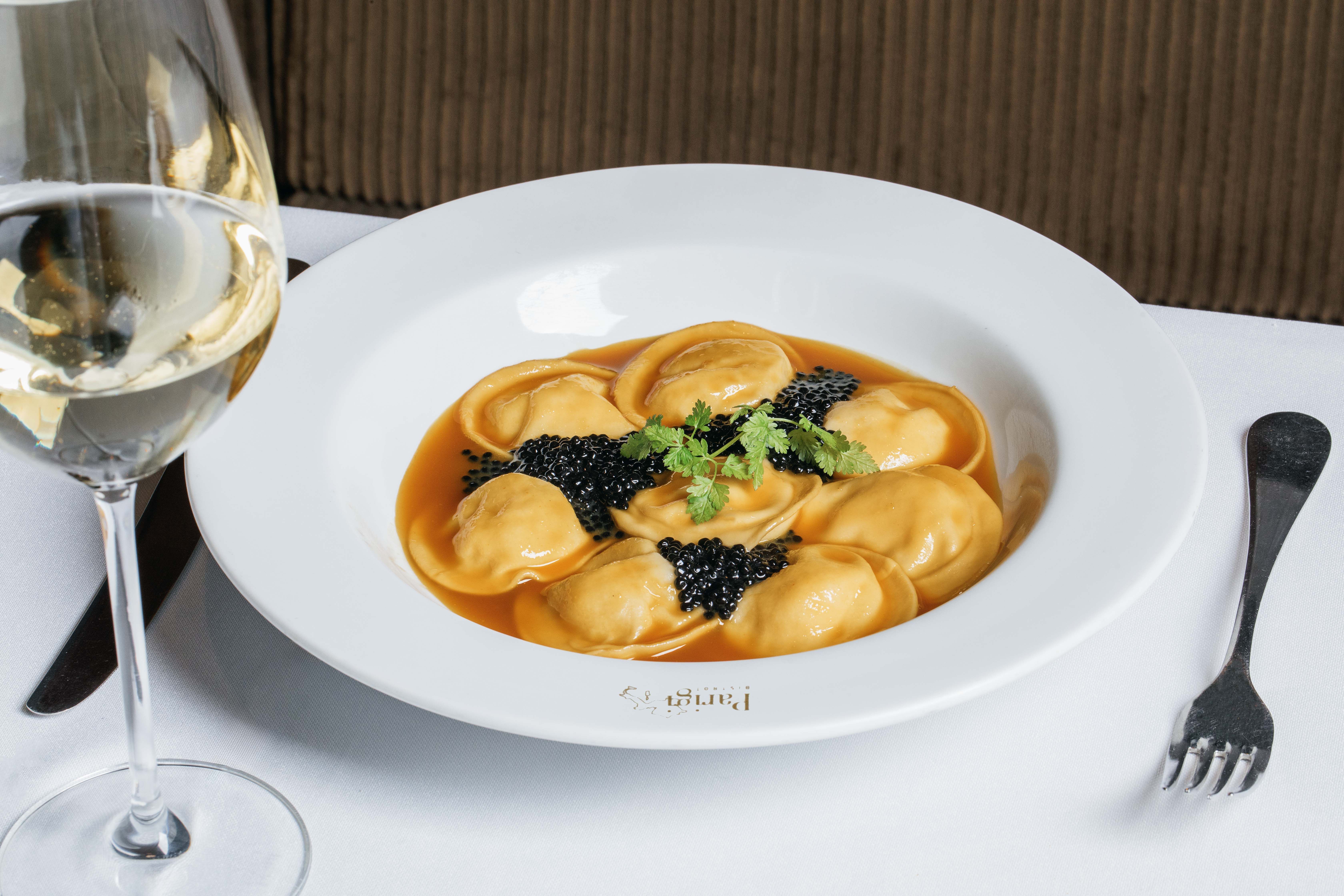 Bistrot Parigi - Dia dos Namorados - Ravioli de vieiras ao molho de laranja e ovas de mujol