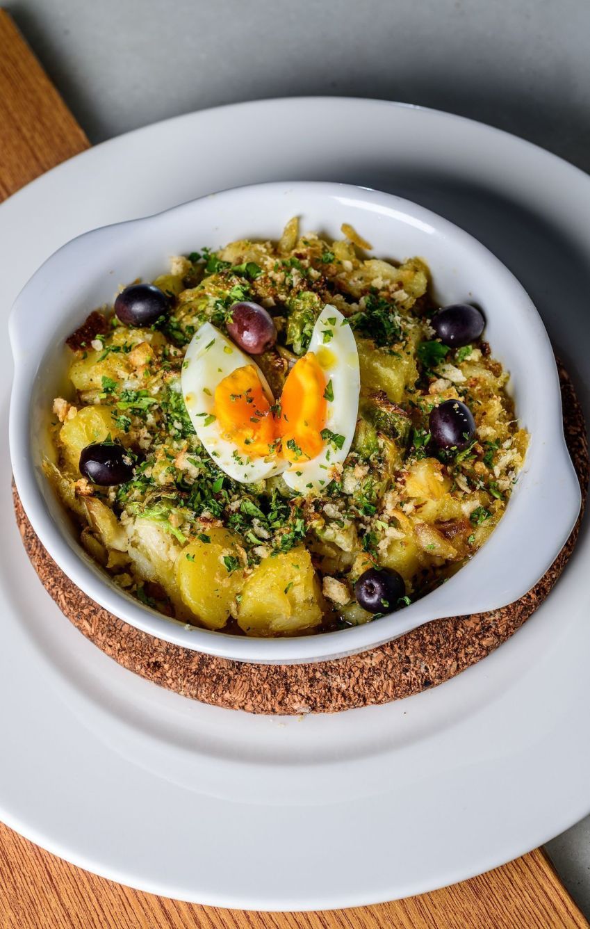 Restaurante Caravela serve pratos portugueses • @NereuJr