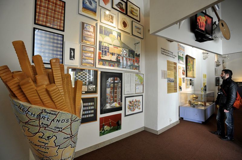 Museu da Batata frita fica localizado em Bruges, na Bélgica, e apresenta desde a origem da batata nos Andes até sua chegada à Europa • Reprodução site oficial