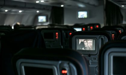 Como tendência viral no TikTok tem irritado passageiros em viagens de avião