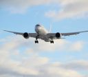 Preço de passagem aérea para EUA deve cair a curto prazo, diz especialista