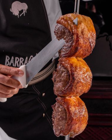 Barbacoa tem diferentes cortes de carne e buffet de acompanhamentos • Instagram/Barbacoa