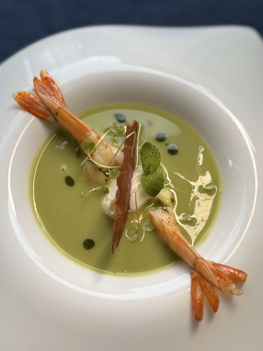 Creme gelado de ervilha é um dos itens do menu fechado do Signatures, da Le Cordon Bleu, para o Dia das Mães • Divulgação