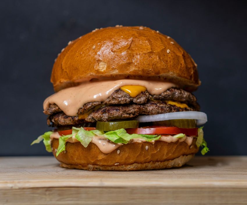 Hambúrguer é o item mais pedido em plataforma de delivery • Unsplash