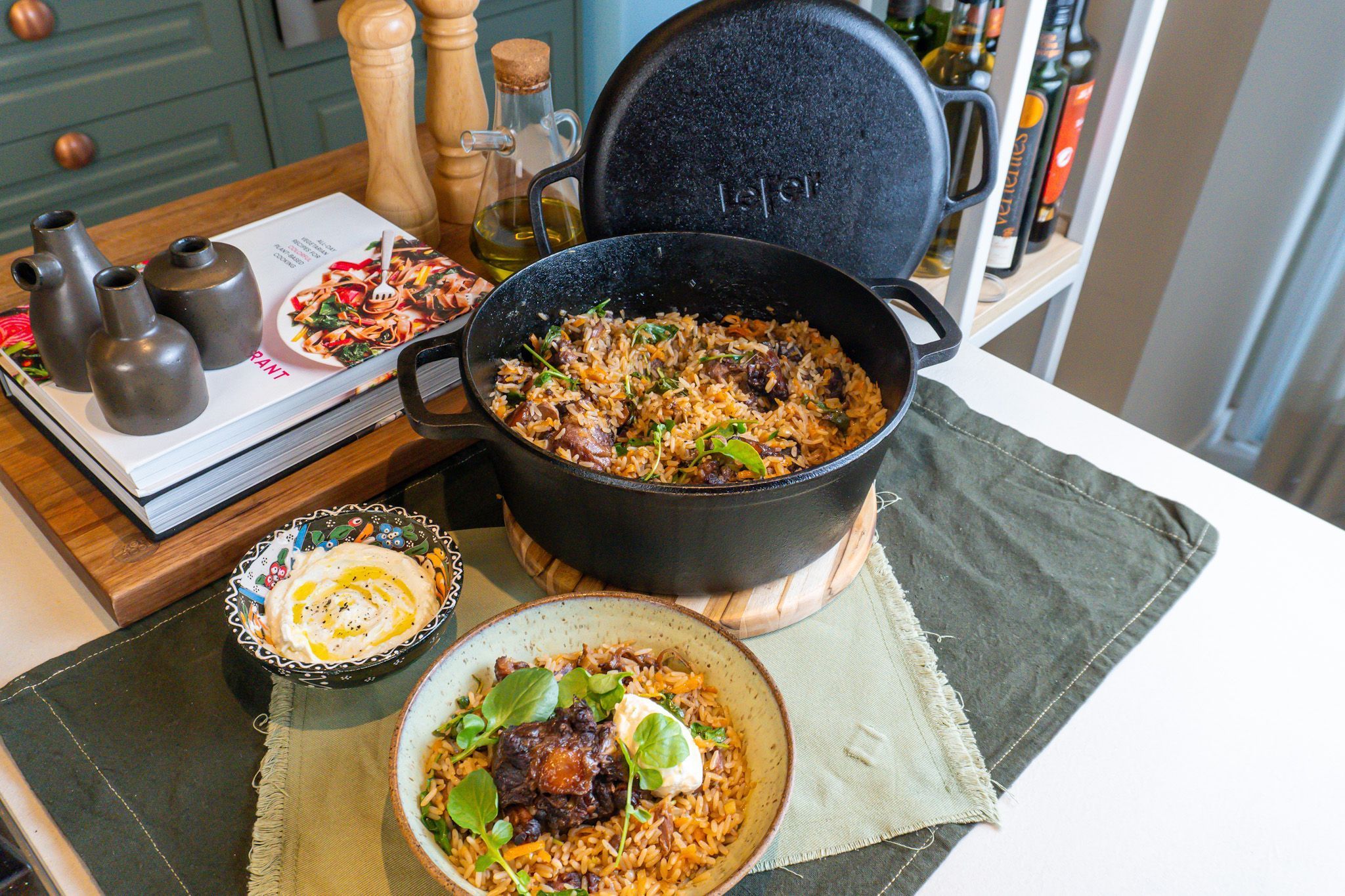 Sugestão do chef é servir o arroz na mesa diretamente na panela • Felipe Caputo