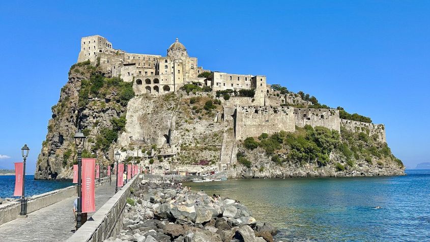 Castelo Aragonês, na Itália, é o mais antigo desta lista • Wikimedia Commons/Steve Jurvetson