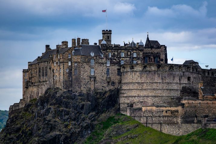 Castelo de Edimburgo, na Escócia, é considerado o local mais sitiado da Grã-Bretanha • Unsplash/Ben Guerin