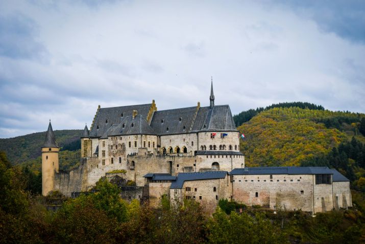 Castelo de Vianden, em Luxemburgo, foi erguido entre os séculos XI e XIV  • Unsplash/Adarsh Valamary