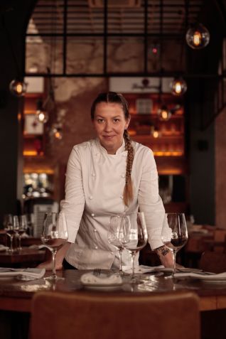 Chef Ana Cremonezi assume o comando do Tuy Cocina • Divulgação