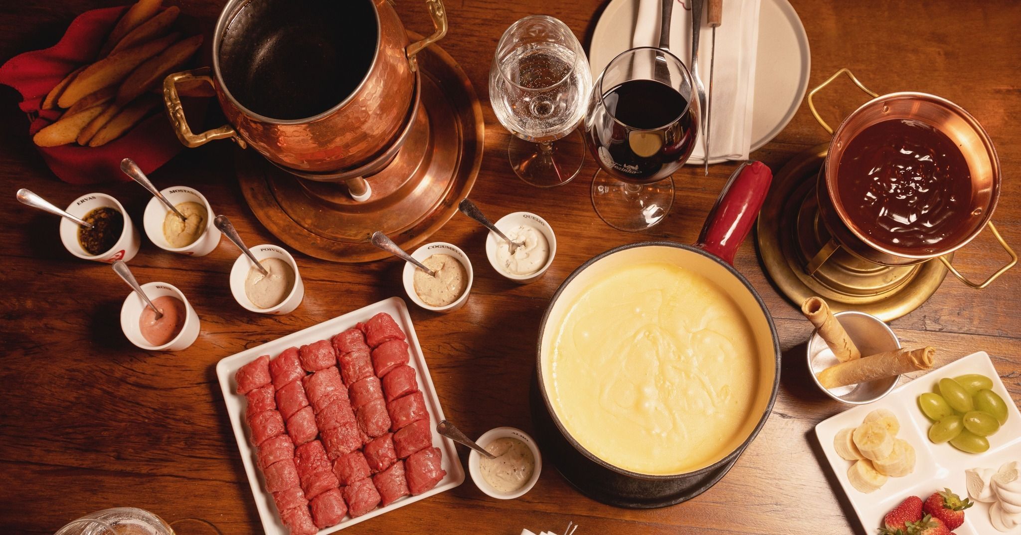 Chalezinho oferece rodízio de fondue ou opção à la carte • Reprodução Facebook
