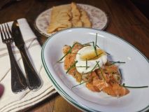 GLORIA BISTRO TARTAR DE SALMAO COM SOUR CREAM E XAROPE DE MAPLE 2