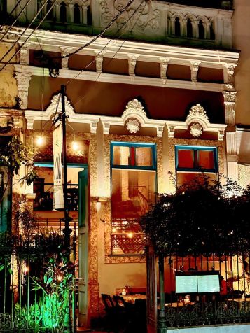 Bistrô La Villa fica localizado em um charmoso casarão no bairro de Botafogo e servirá um menu fechado no Dia dos Namorados • Divulgação