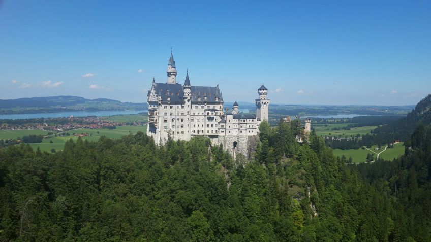 Neuschwanstein, castelo na Alemanha • Unsplash/Welmoed Wigarda