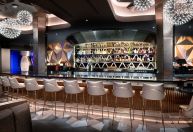 Como é o novo lounge só para adultos dentro do Epcot, em Orlando