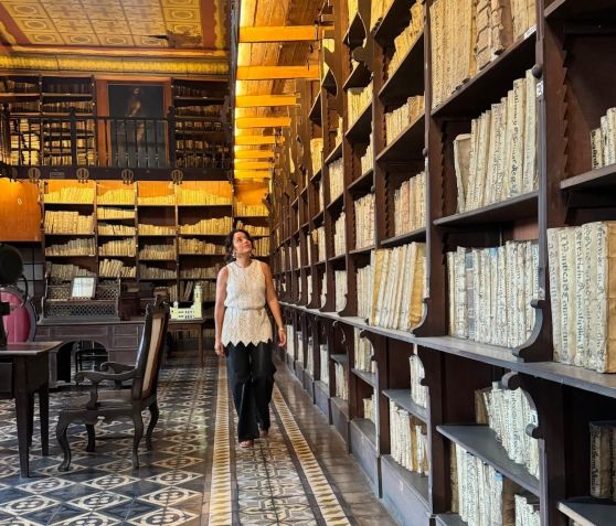 Biblioteca do convento tem mais de 25 mil livros, muitos datados antes mesmo do século 16 • CNN Viagem & Gastronomia