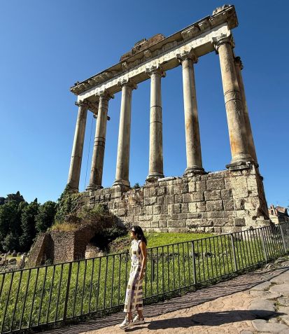 Daniela Filomeno nas runas do Foro Romano, centro da vida pblica da Roma antiga  CNN Viagem & Gastronomia