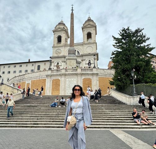 Escadarias da Piazza di Spagna levam at a igreja Trinit dei Monti  CNN Viagem & Gastronomia