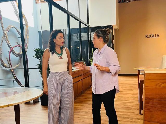 Daniela Filomeno é recebida por Pia León no Kjolle, restaurante solo da chef • CNN Viagem & Gastronomia