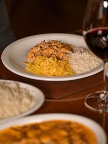 Estrogonofe da Pizzaria Camelo faz sucesso entre os paulistanos • Reprodução/Instagram