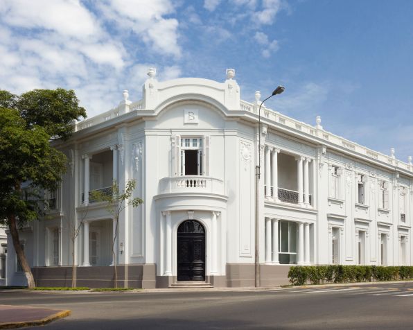 Fachada do Hotel B, que ocupa uma mansão da Belle Époque de 1914 no coração de Barranco • Divulgação