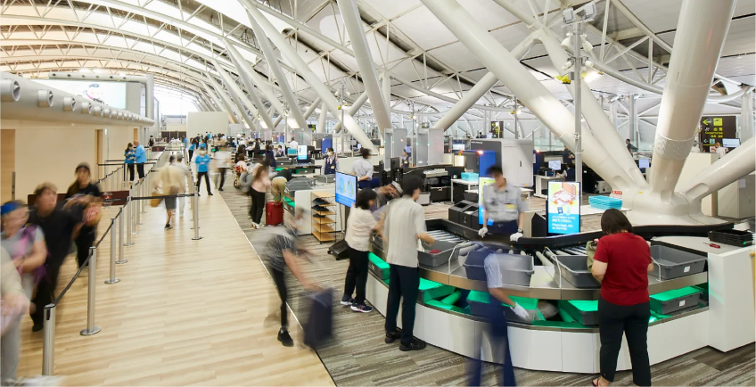 Área de segurança do terminal renovado do Aeroporto Internacional de Kansai • Reprodução/site