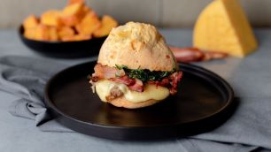 Conheça 5 lugares para comer pão de queijo recheado em Belo Horizonte