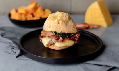 Conheça 5 lugares para comer pão de queijo recheado em Belo Horizonte