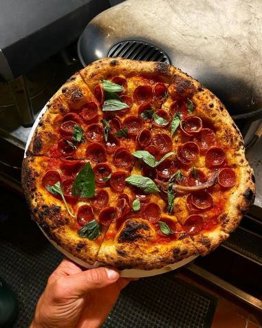 Pizzas da Jules têm crocância e criatividade nas coberturas • Reprodução/Instagram