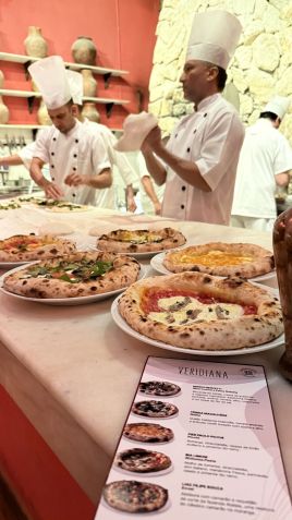 Pizzas comemorativas elaboradas por chefs premiados ficam no menu até 30 de setembro • Tina Bini